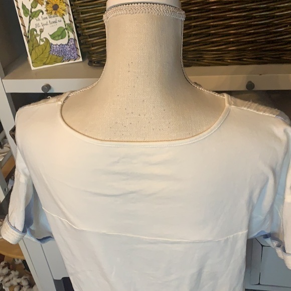 Chico’s Blue & White‎ Top w/Gold Detail Size 1 - Picture 6 of 9